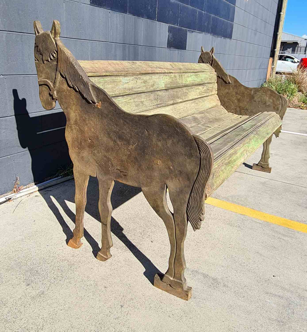BANCO DE CABALLO DE HIERRO FUNDIDO