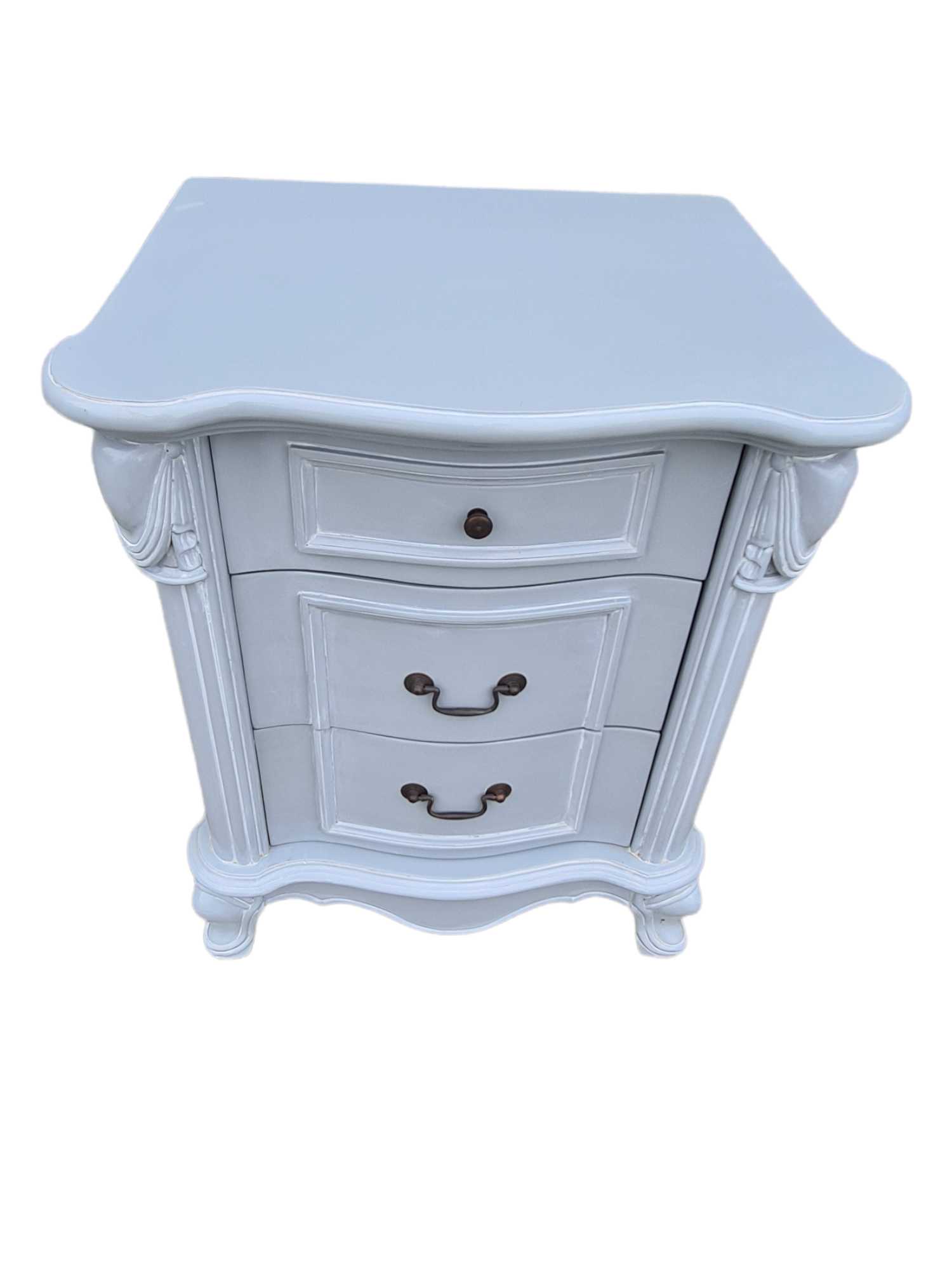 DIEU FRENCH NIGHTSTAND