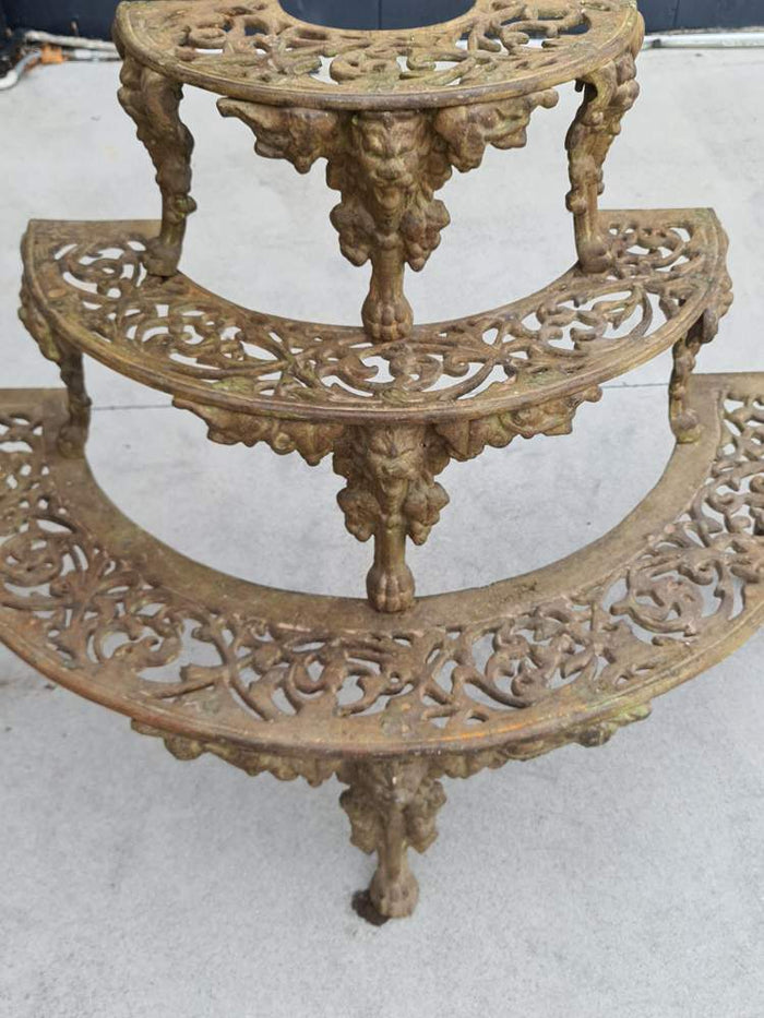 BUCKINGHAM CAST IRON GARDEN STEP